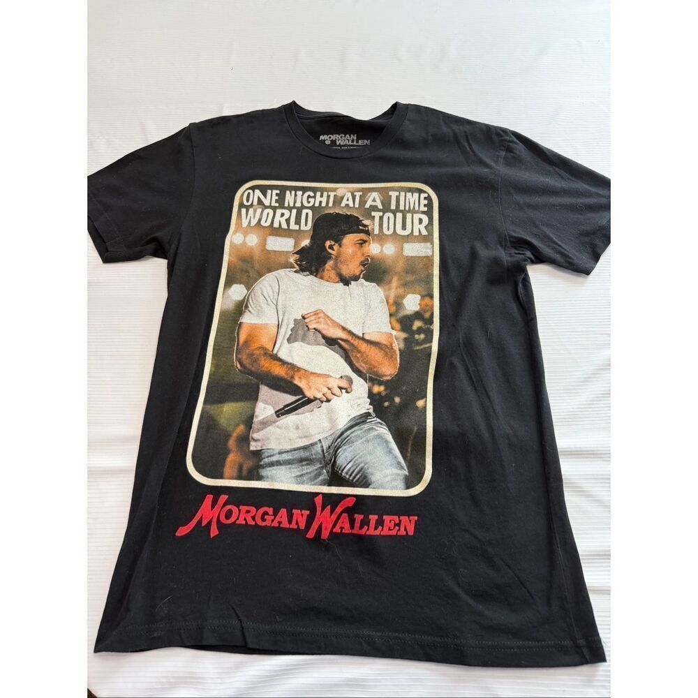Morgan Wallen One Night At A Time World Tour Black Graphic T-Shirt Size Medium